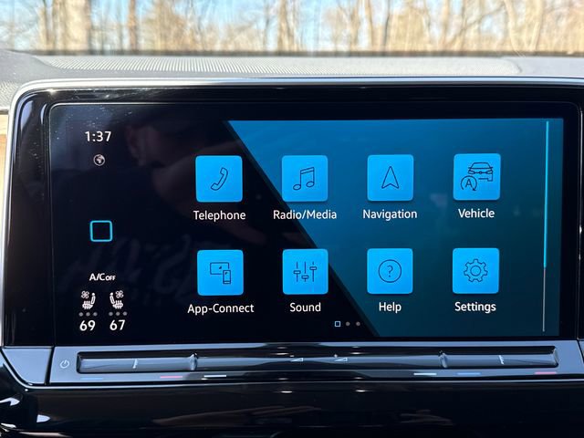 Certified 2025 Volkswagen Atlas SE image 18