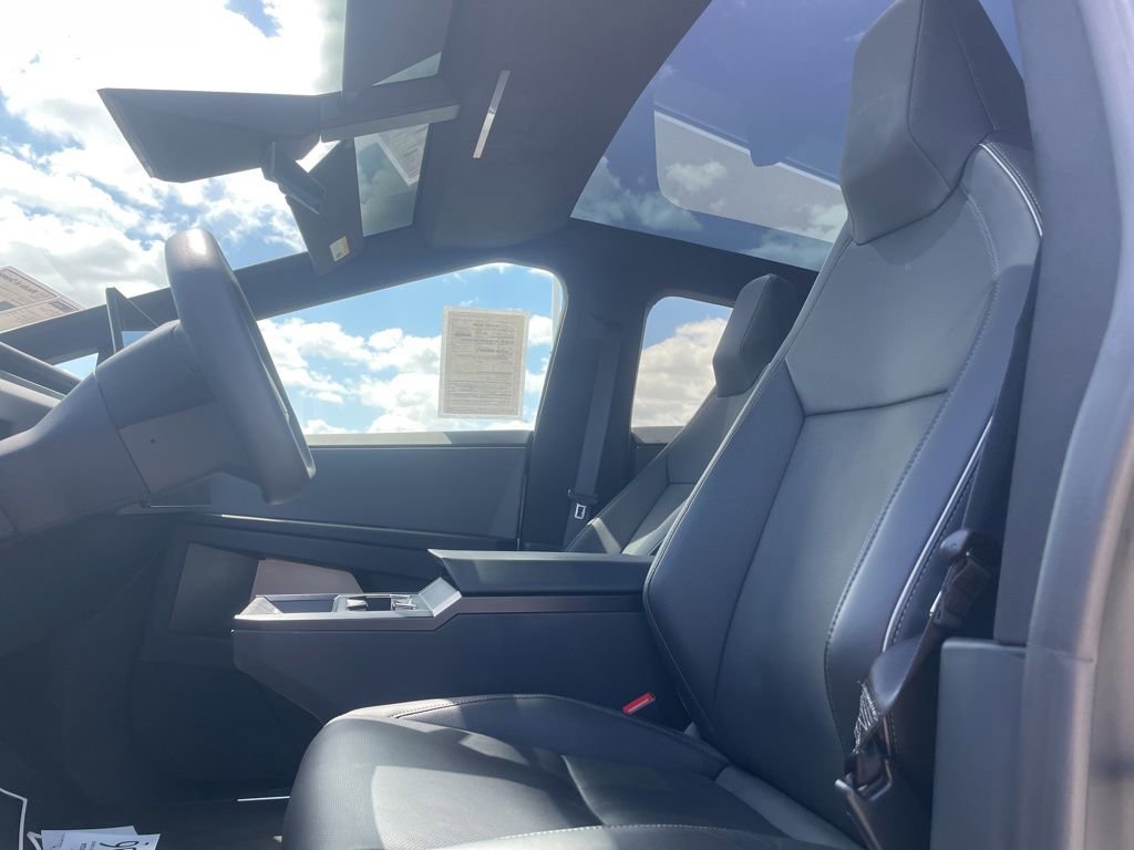 Used 2024 Tesla Cybertruck Cyberbeast AWD/4WD image 7