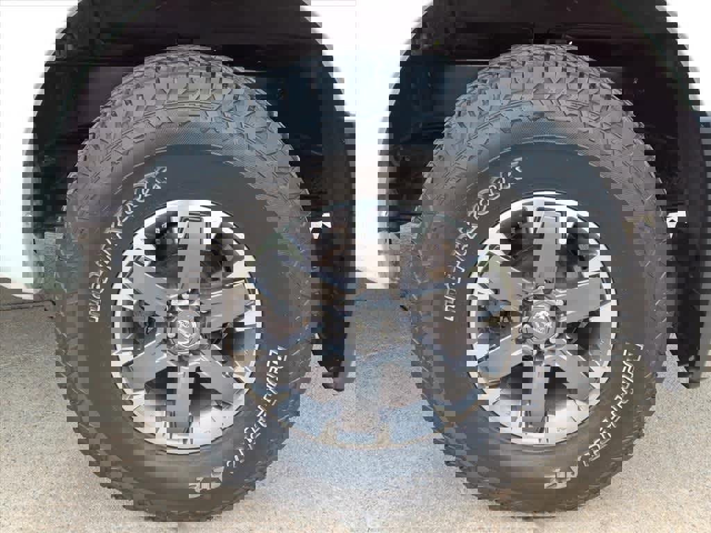 Used 2019 Nissan Frontier Desert Runner image 8