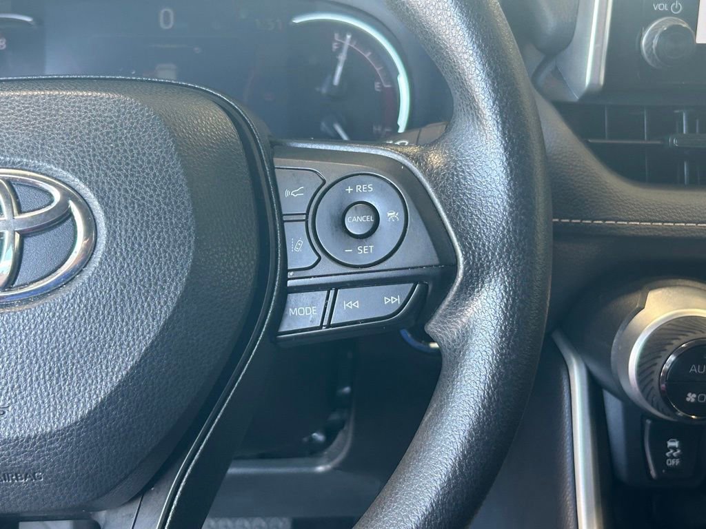 Used 2025 Toyota RAV4 XLE image 37