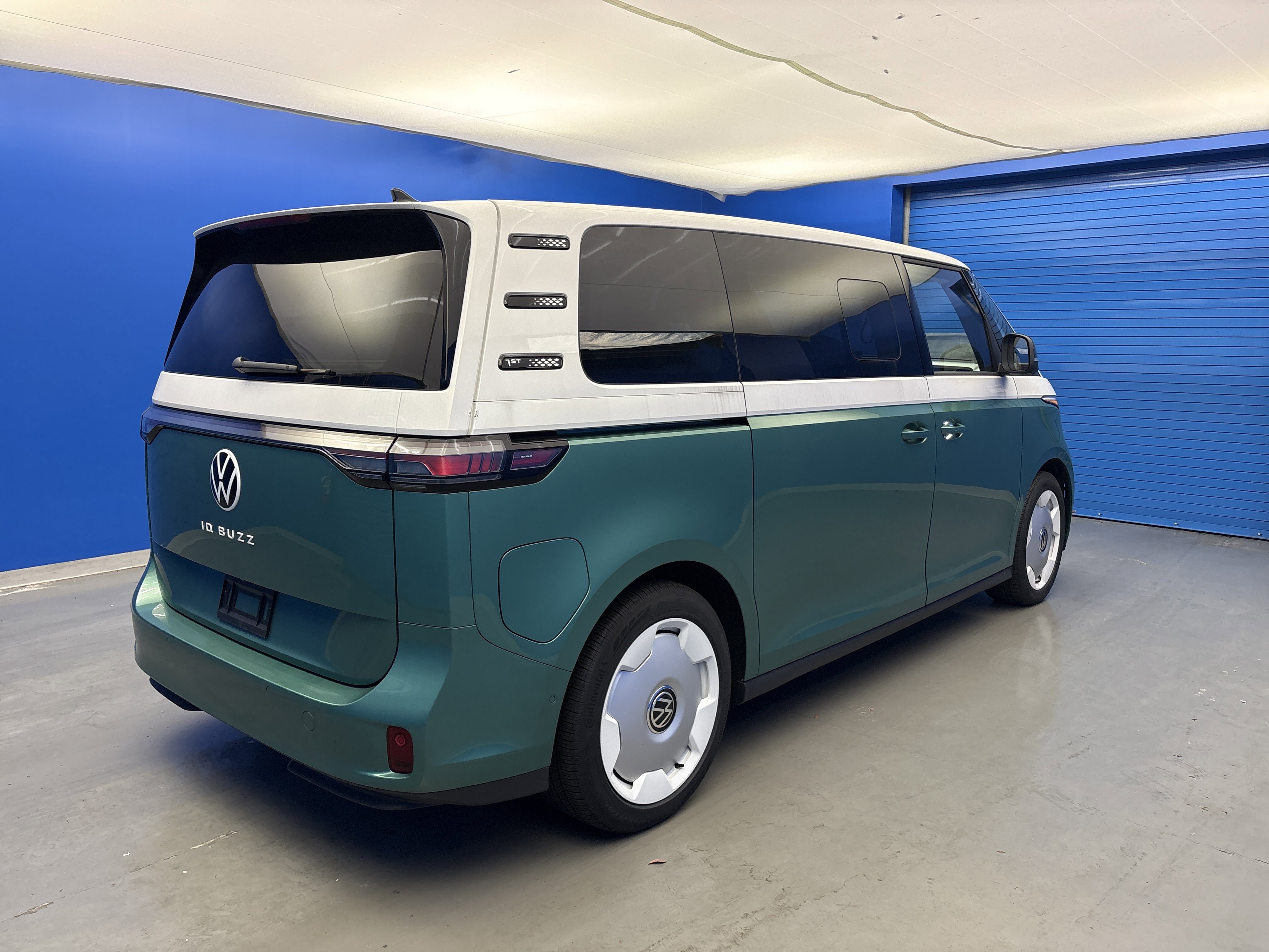 New 2025 Volkswagen ID. Buzz 1st Edition image 7