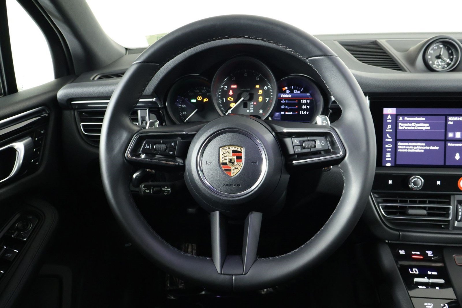 Certified 2023 Porsche Macan AWD/4WD image 12