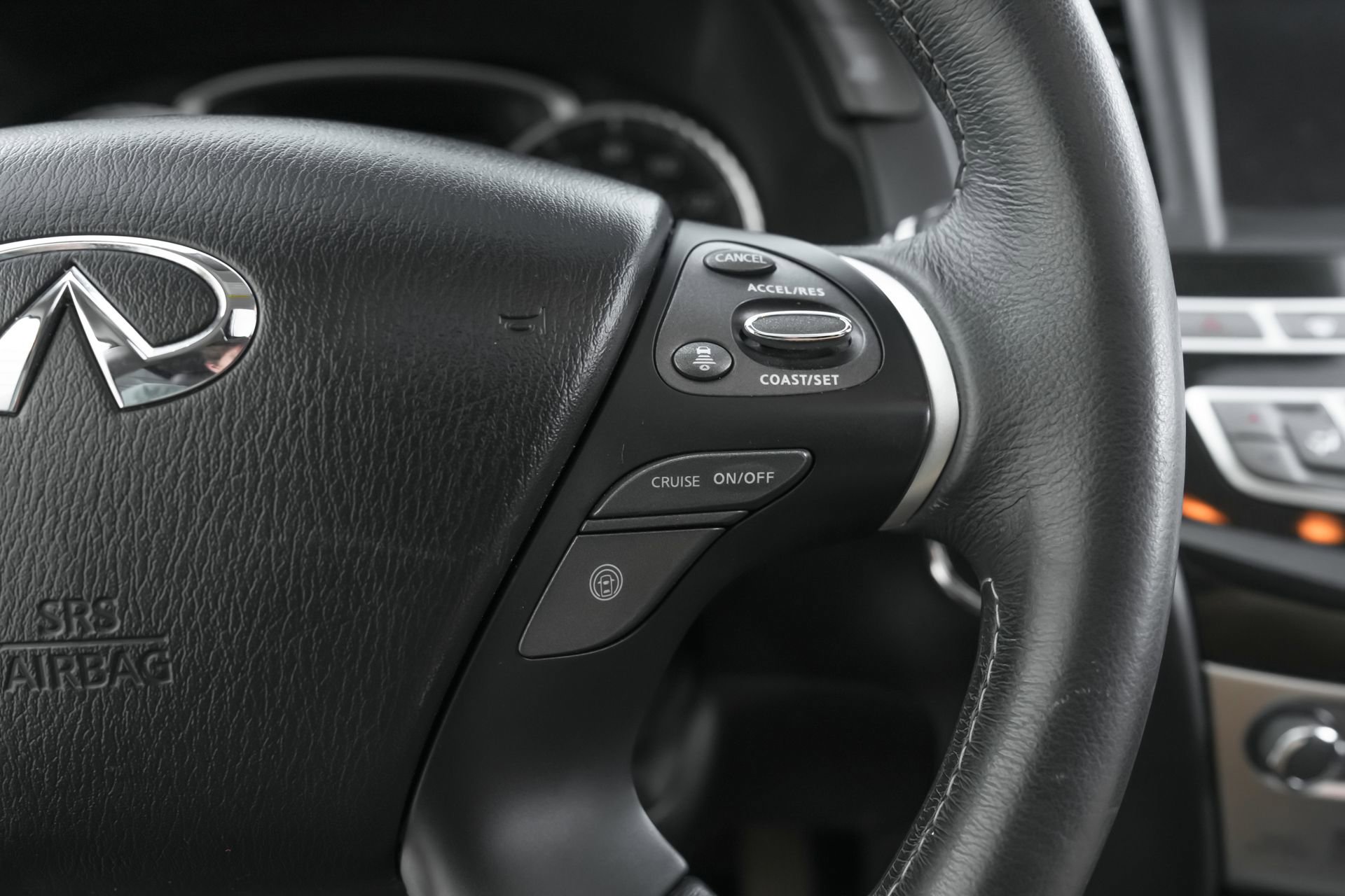 Used 2019 INFINITI QX60 Luxe w/ Essential Package image 17