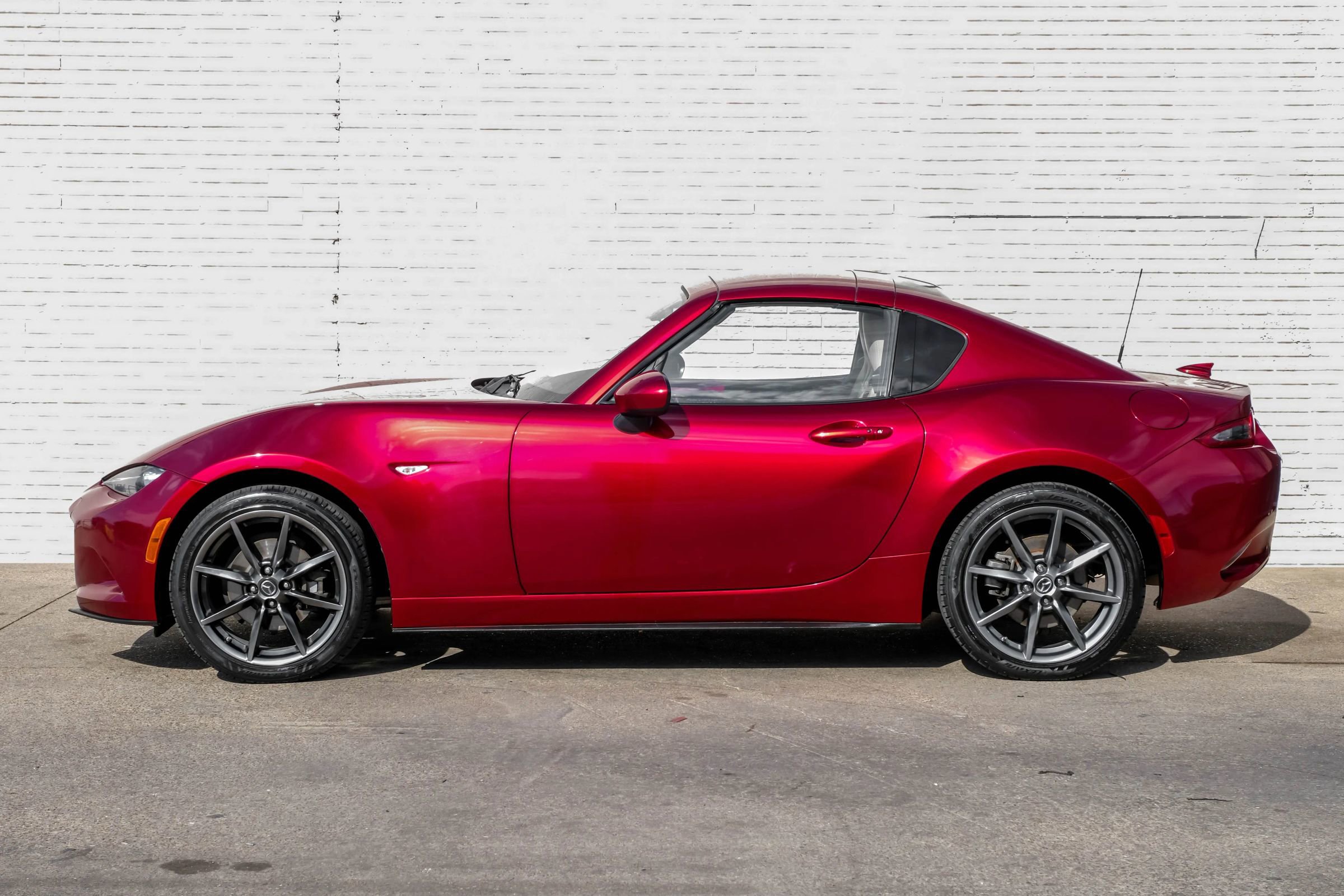 Used 2019 MAZDA MX-5 Miata RF Grand Touring image 8
