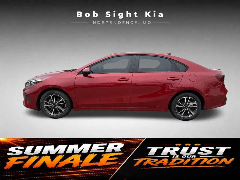 Used 2023 Kia Forte LXS w/ LXS Technology Package FWD image 3