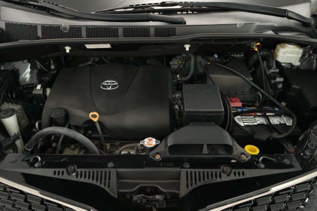 Used 2020 Toyota Sienna SE FWD image 63