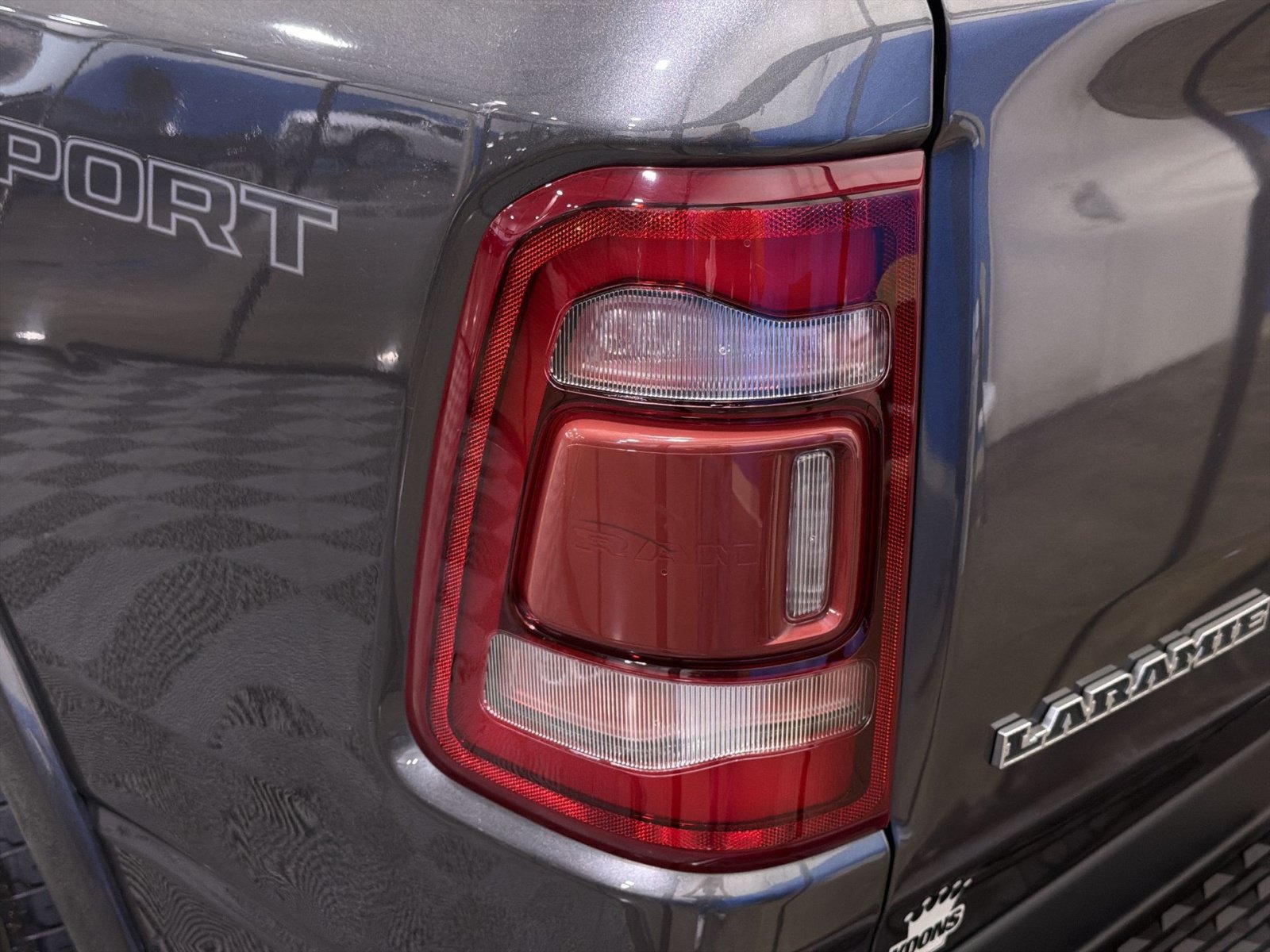 Used 2021 RAM 1500 Laramie AWD/4WD image 17