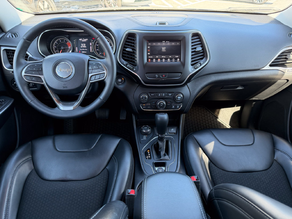 Used 2020 Jeep Cherokee Latitude Plus w/ Cold Weather Group AWD/4WD image 2