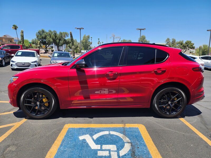 Used 2021 Alfa Romeo Stelvio Ti w/ Nero Edizione AWD/4WD image 6