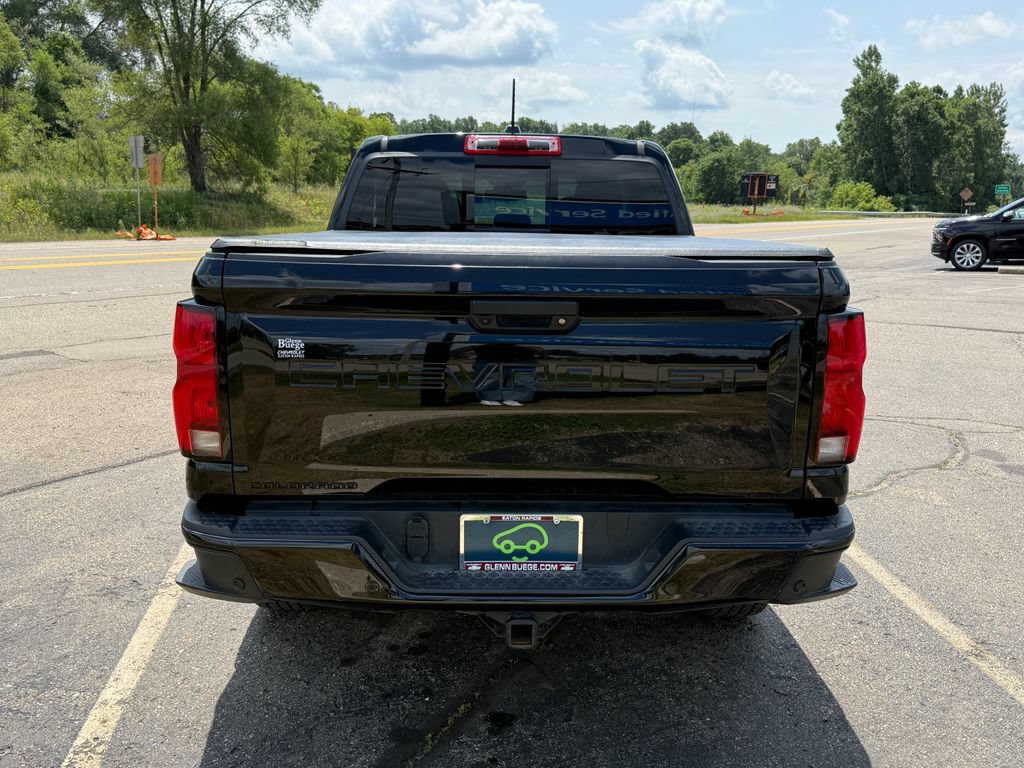 Certified 2025 Chevrolet Colorado Z71 w/ Midnight Edition AWD/4WD image 4