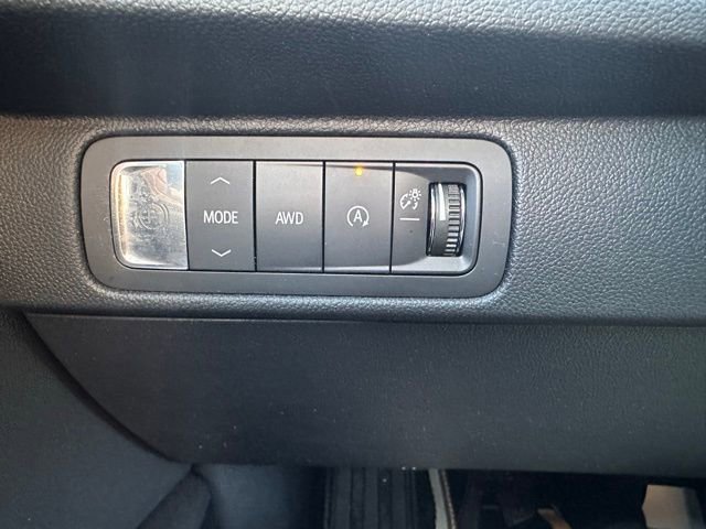 Used 2025 Chevrolet Traverse RS image 17