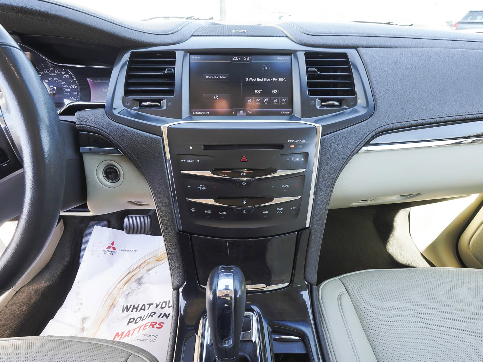 Used 2013 Lincoln MKS AWD image 29