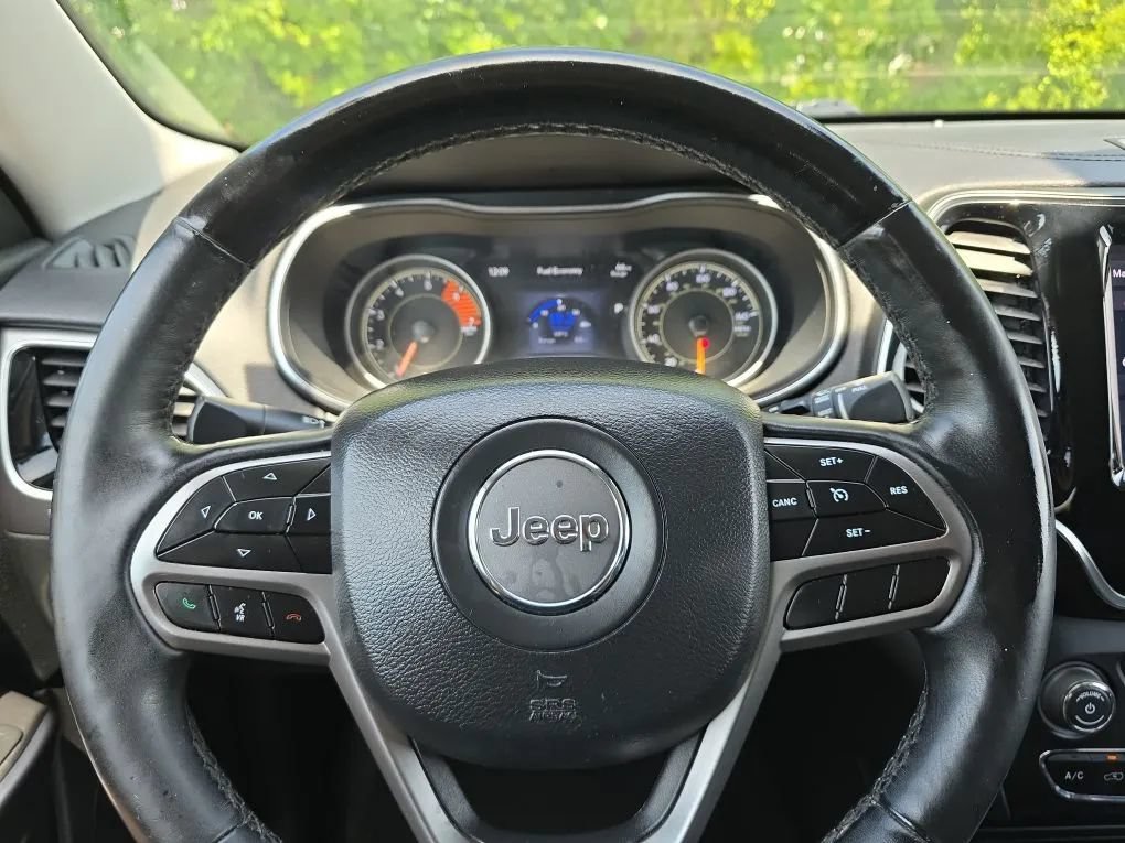 Used 2020 Jeep Cherokee Limited AWD/4WD image 18