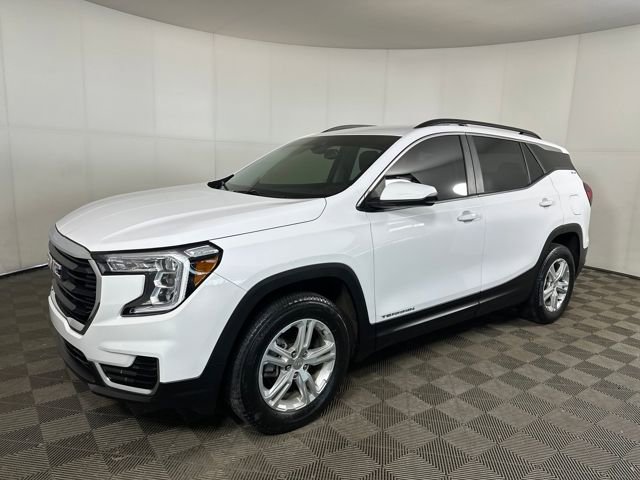 Used 2023 GMC Terrain SLE w/ Driver Convenience Package image 7