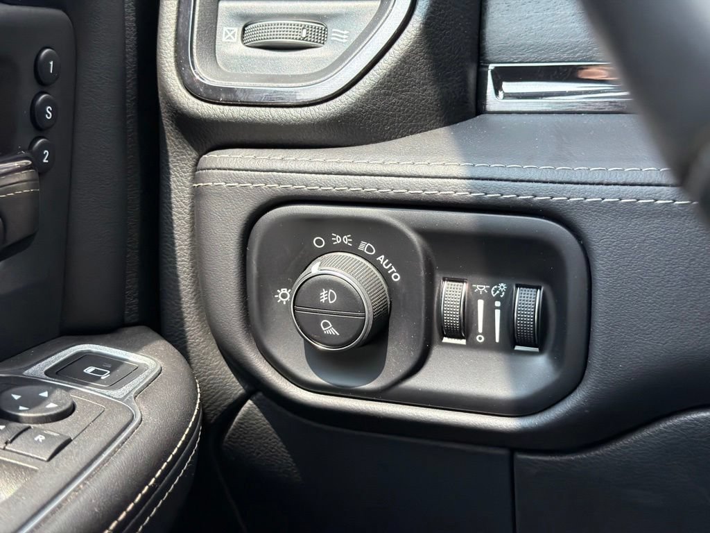 Used 2022 RAM 2500 Limited AWD/4WD image 27