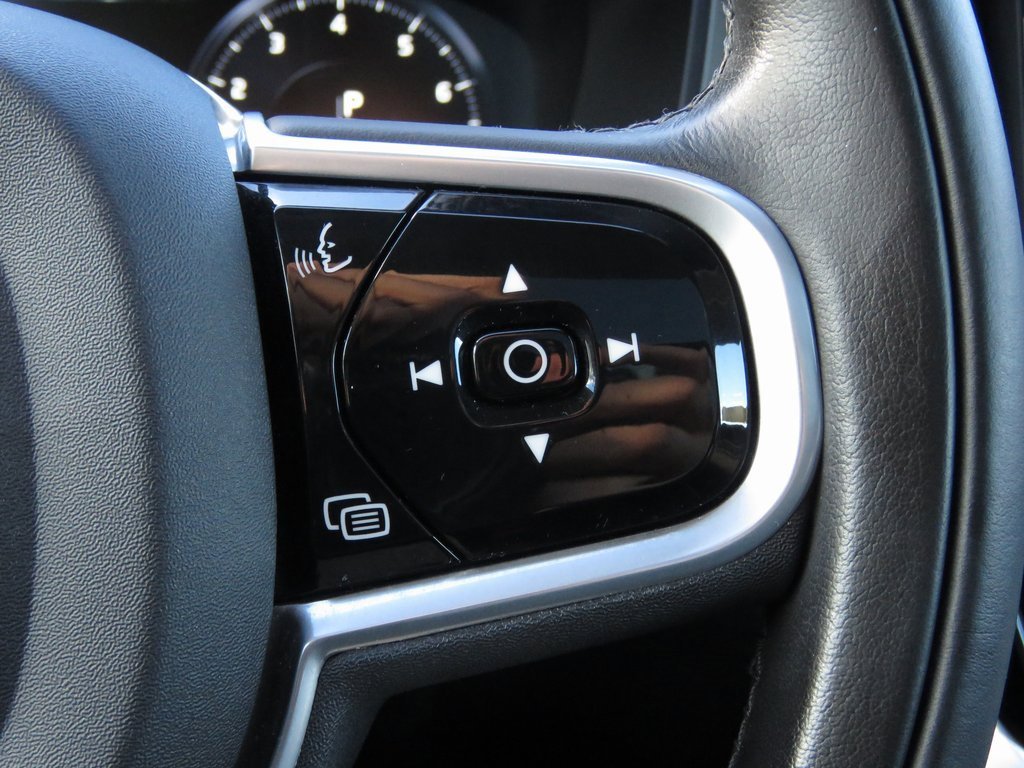 Used 2022 Volvo V60 T5 Cross Country w/ Climate Package image 24