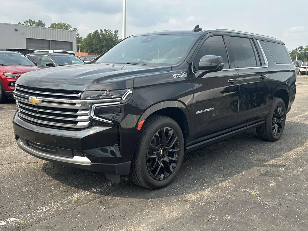 Used 2023 Chevrolet Suburban High Country w/ Premium Package 2 AWD/4WD image 7