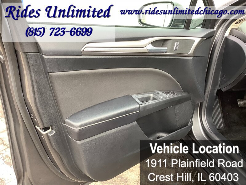 Used 2018 Ford Fusion SE FWD image 14