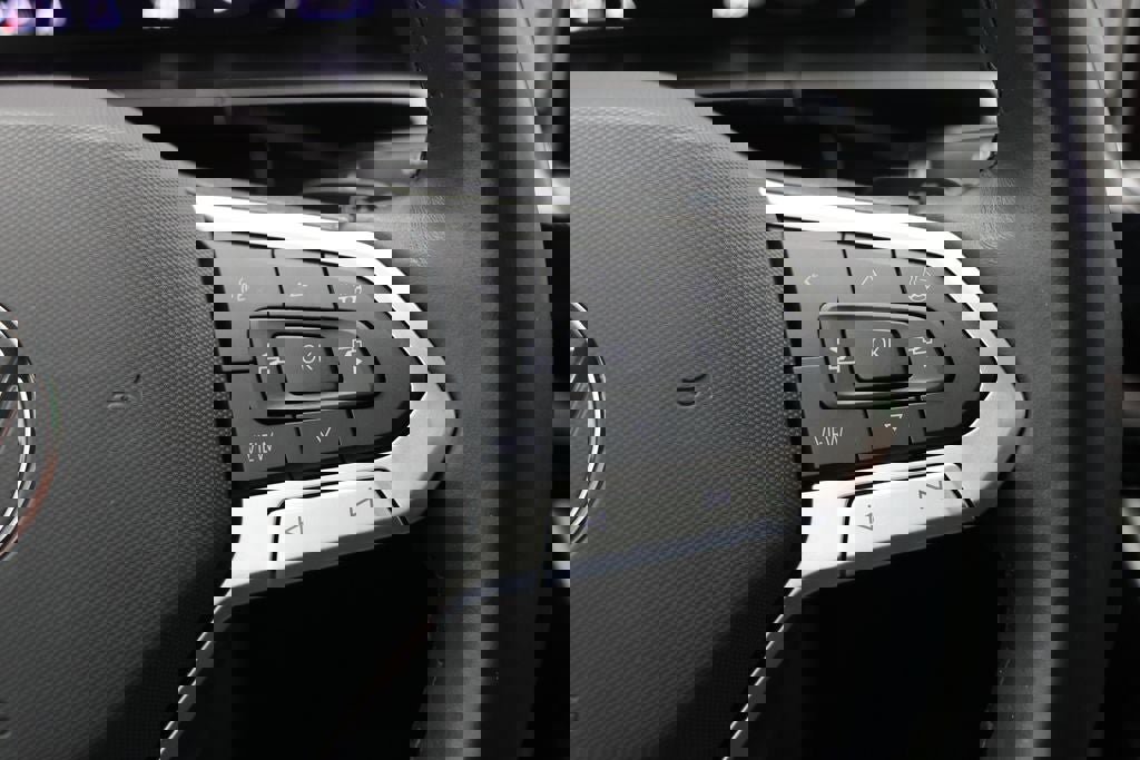 Used 2024 Volkswagen Atlas Cross Sport SEL R-Line image 22