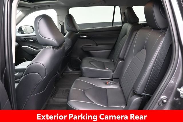 Certified 2024 Toyota Highlander XLE AWD/4WD image 16