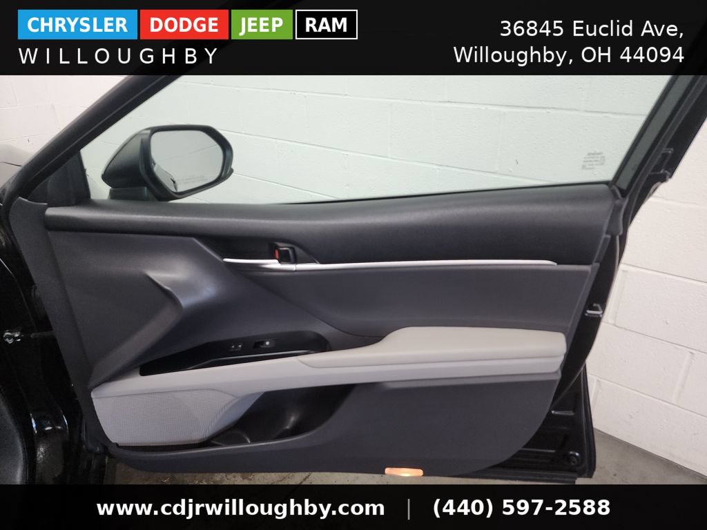 Used 2019 Toyota Camry LE FWD image 32