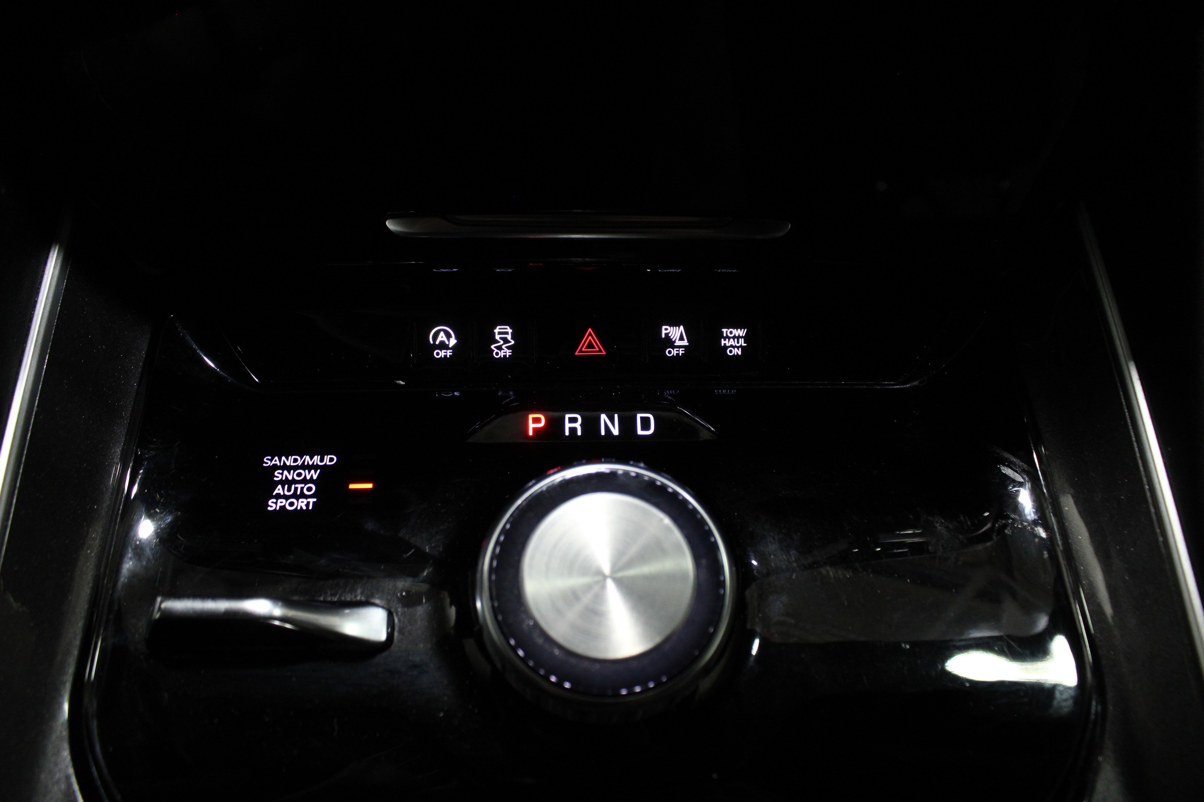 Used 2023 Jeep Wagoneer 4WD w/ Premium Group I image 24