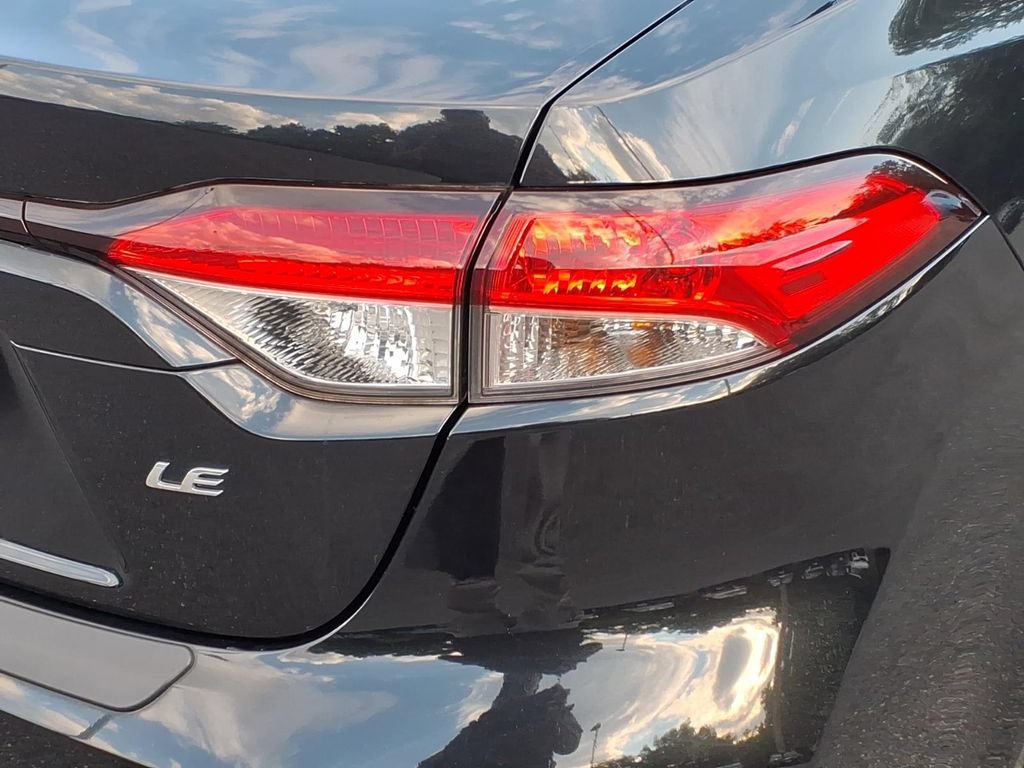 Used 2022 Toyota Corolla LE FWD image 9
