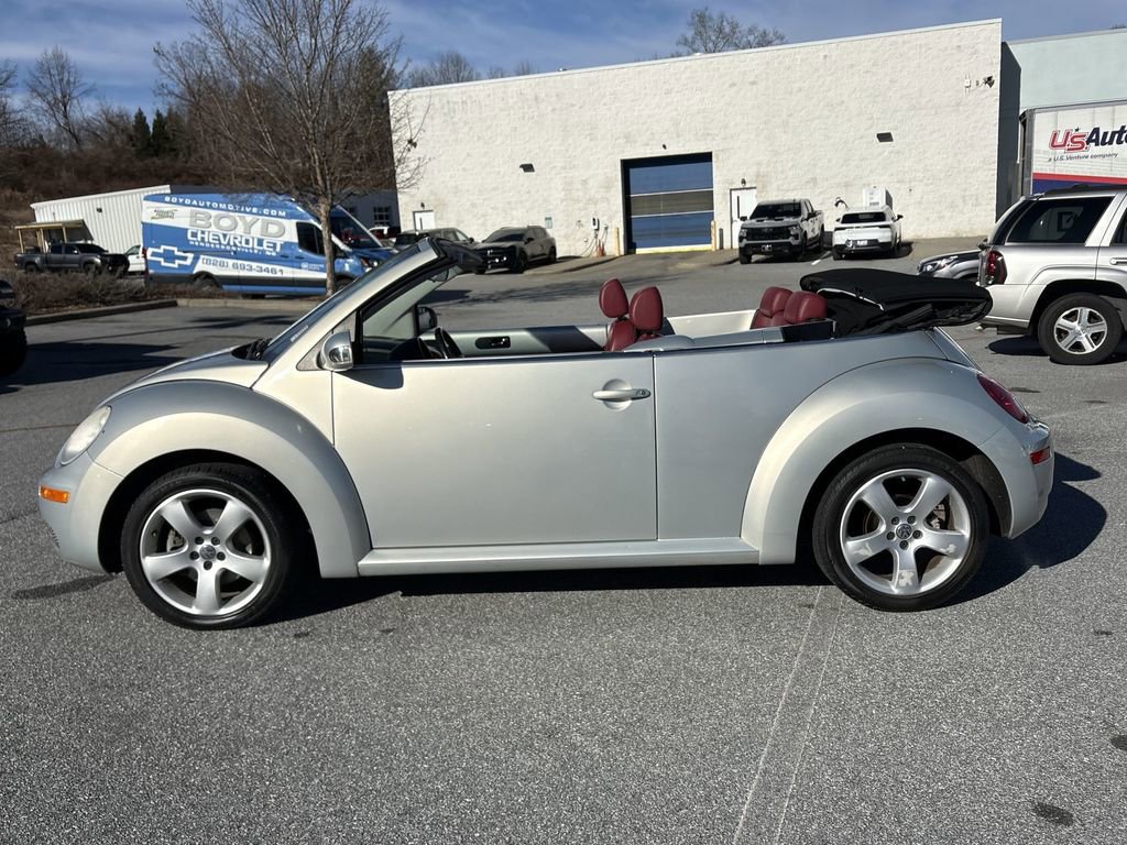 Used 2009 Volkswagen Beetle Blush image 6