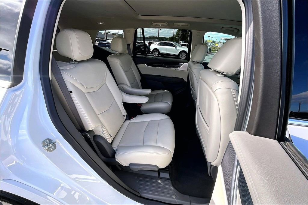 Certified 2024 Cadillac XT6 Premium Luxury FWD image 25