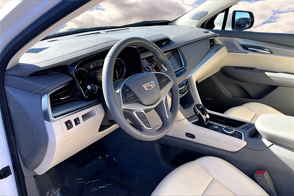 Certified 2022 Cadillac XT5 Premium Luxury image 17