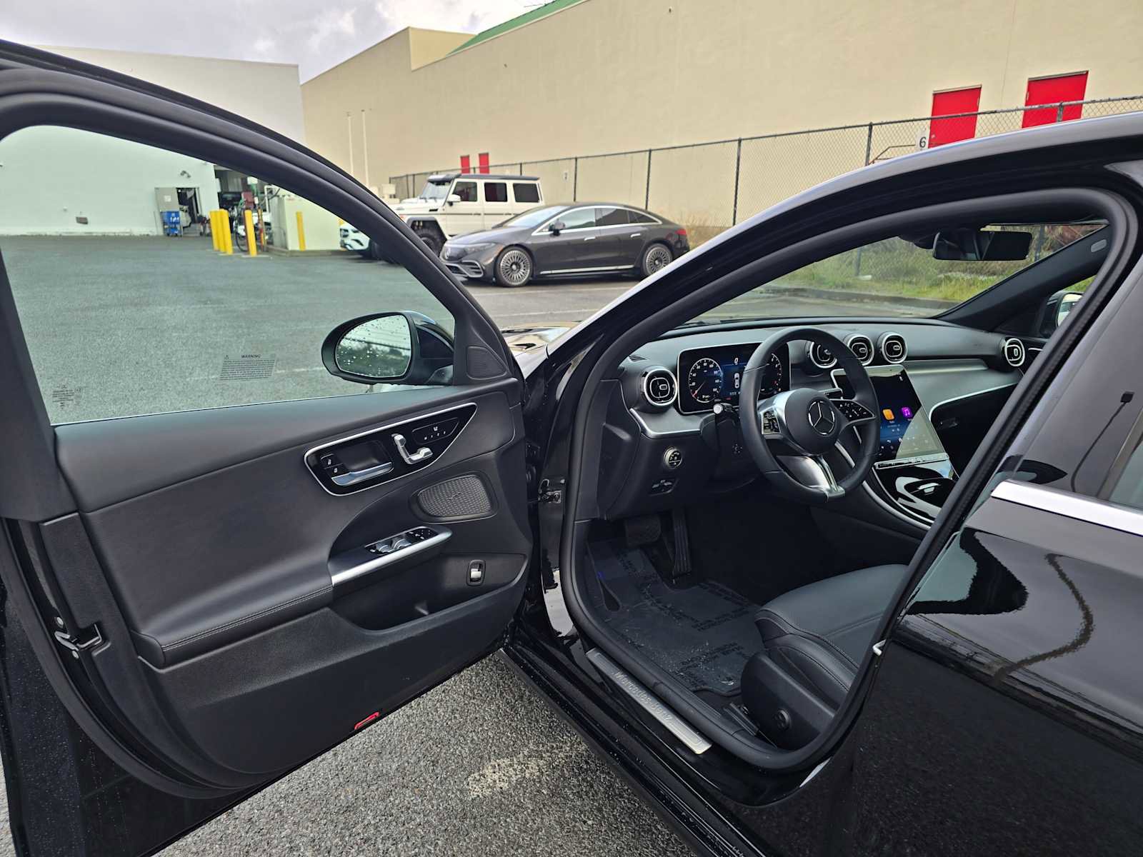 Used 2025 Mercedes-Benz C 300 4MATIC Sedan image 21