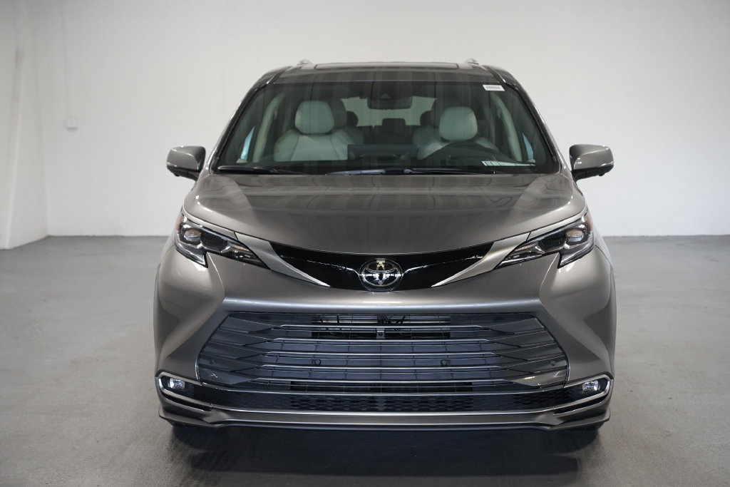 New 2026 Toyota Sienna Platinum AWD/4WD image 2