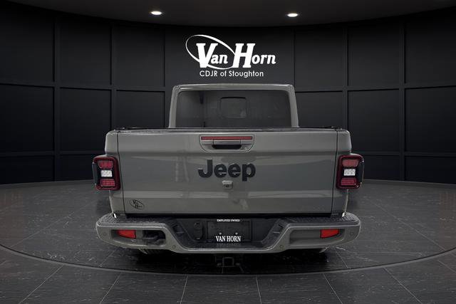 Used 2022 Jeep Gladiator Overland AWD/4WD image 12