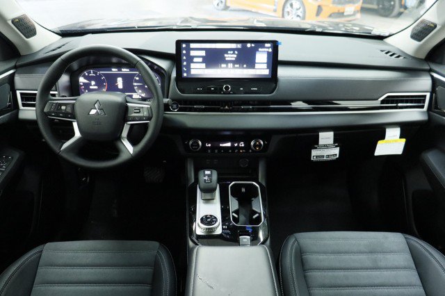 New 2026 Mitsubishi Outlander SE FWD image 19