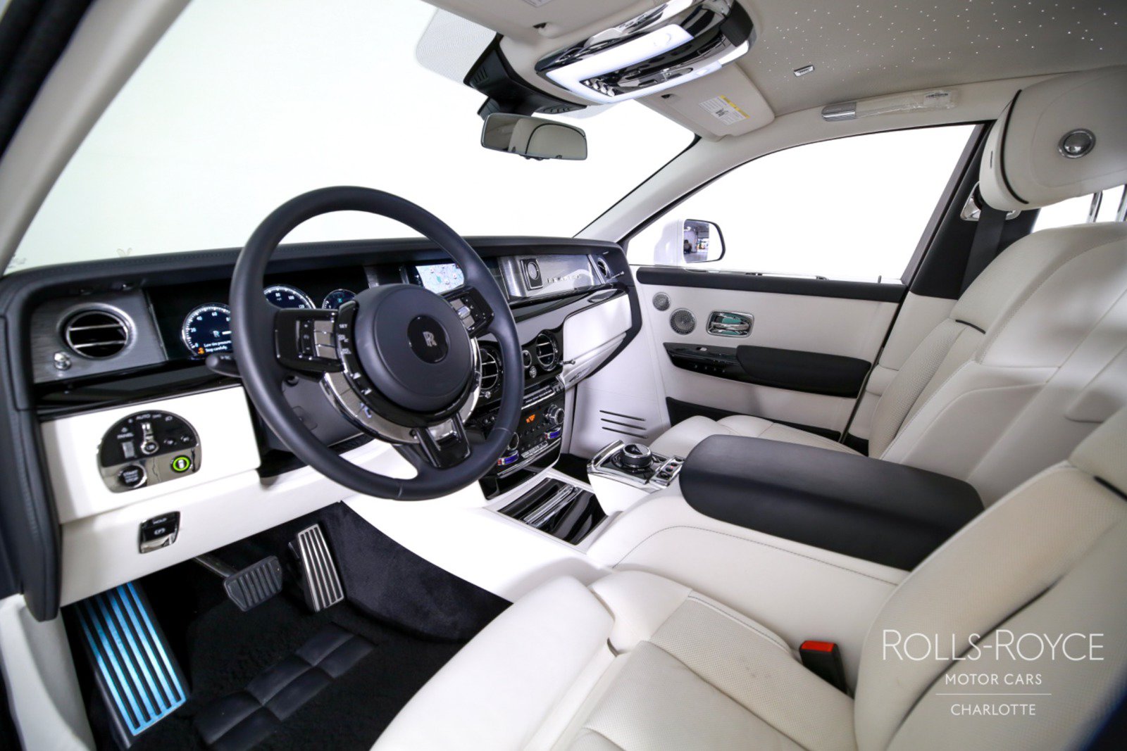 Certified 2024 Rolls-Royce Phantom Sedan RWD image 4