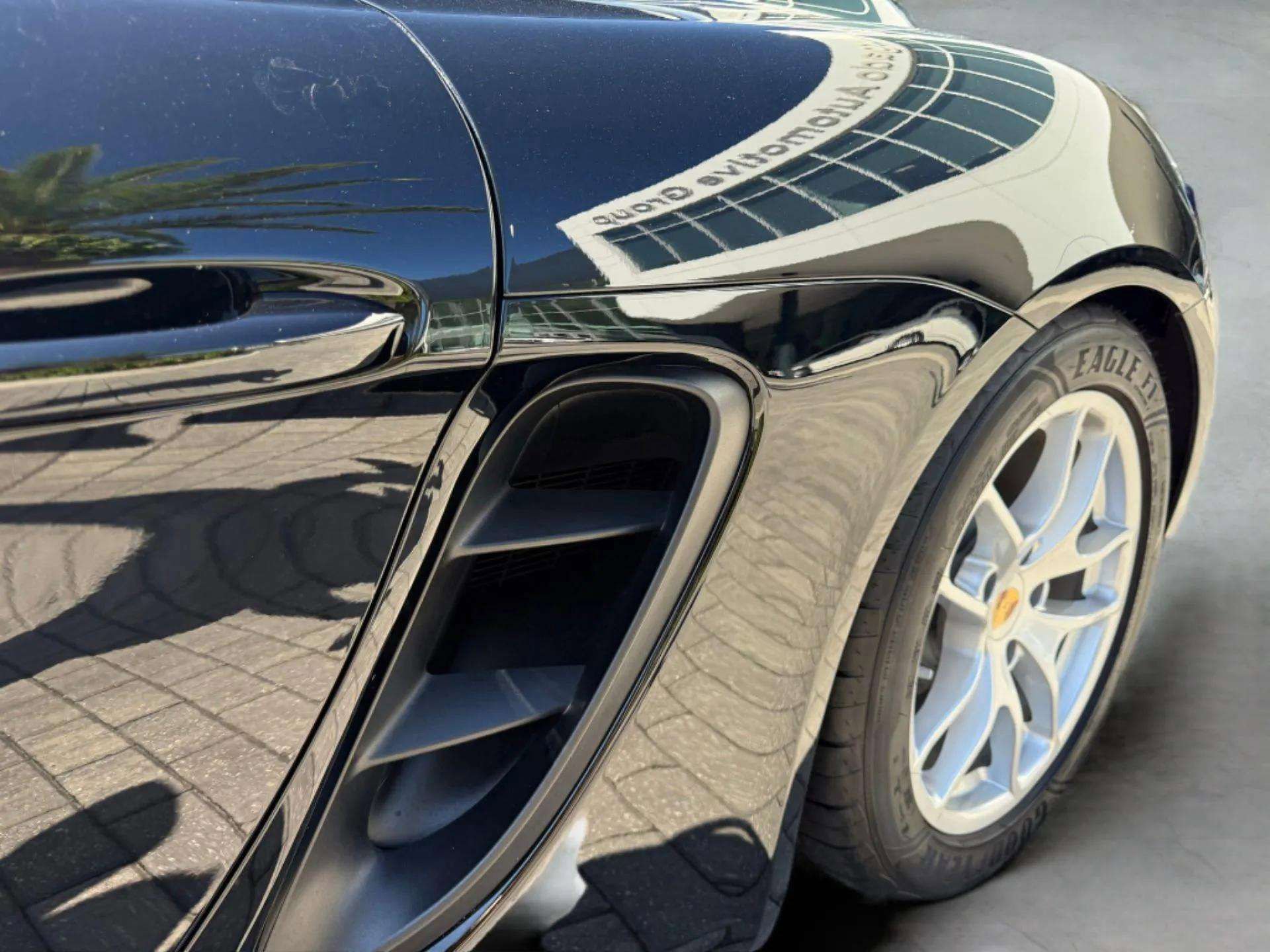 Used 2024 Porsche 718 Cayman w/ Sport Chrono Package image 19