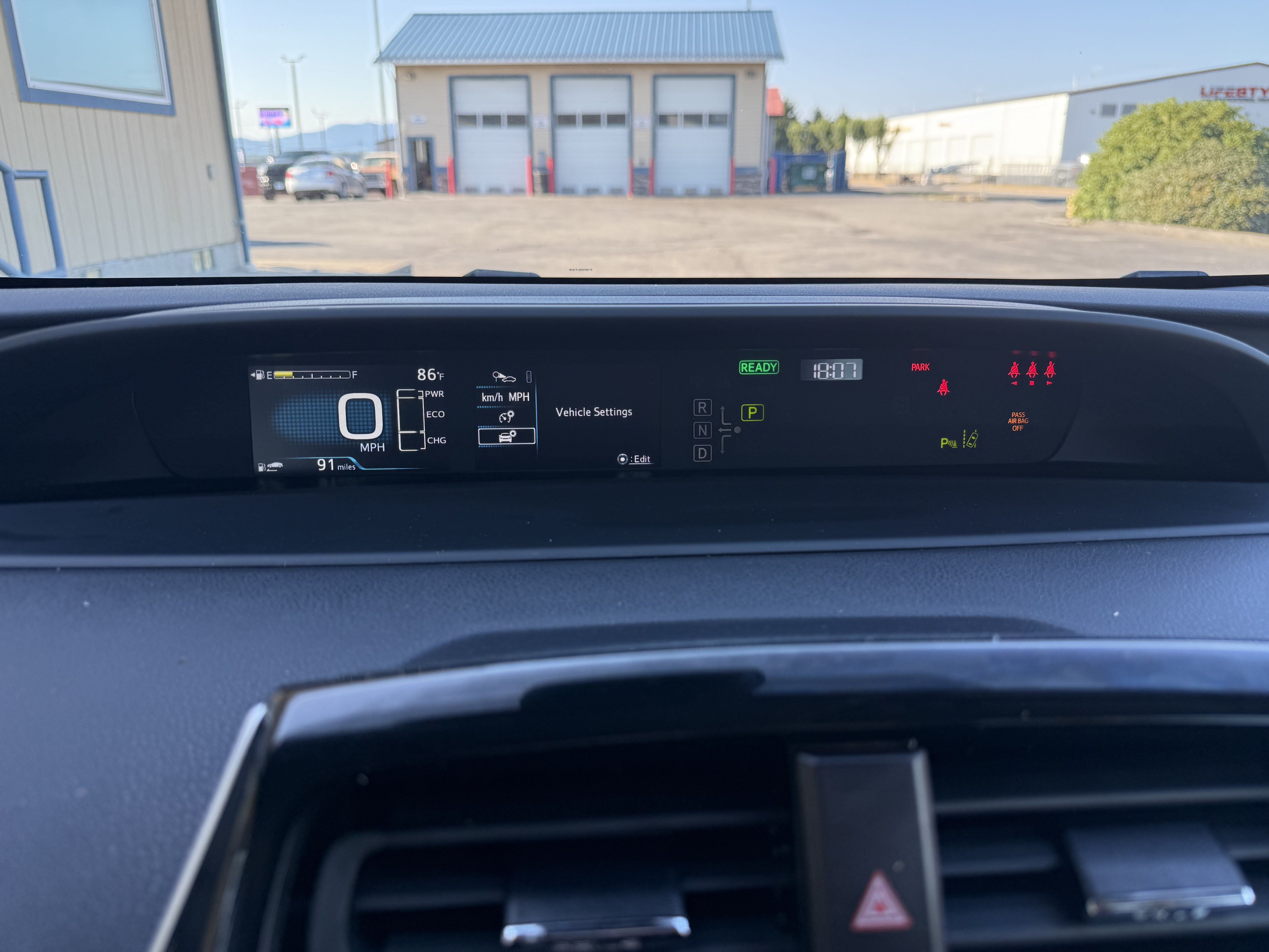 Used 2022 Toyota Prius LE AWD/4WD image 16