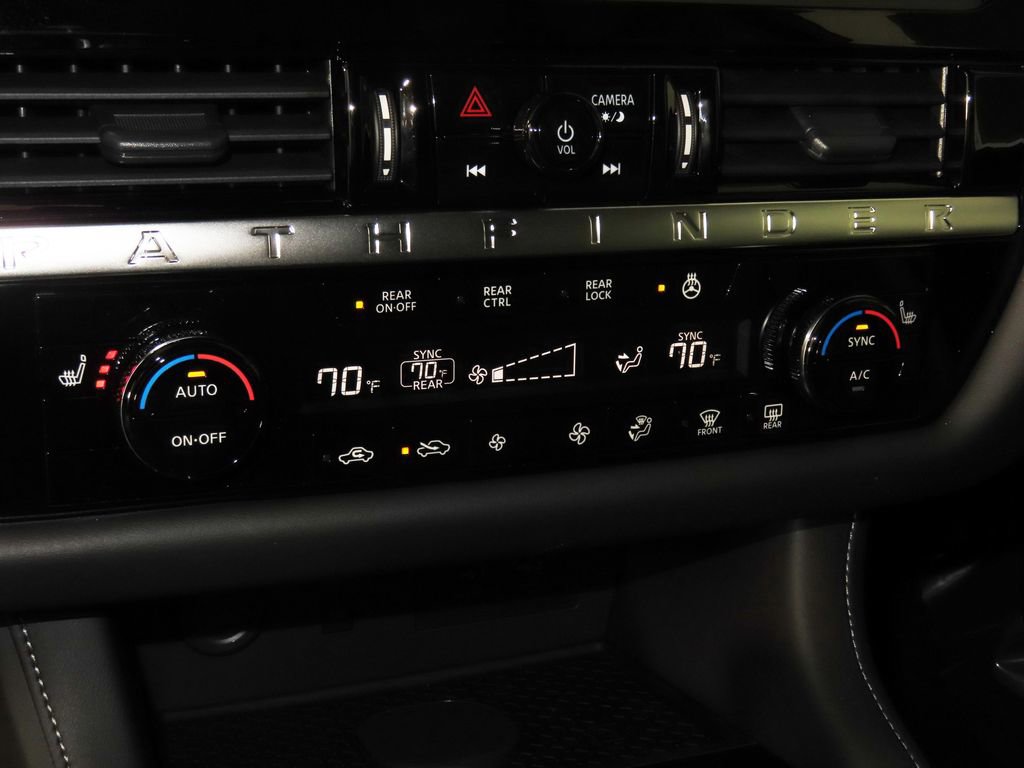 New 2026 Nissan Pathfinder SL AWD/4WD image 17