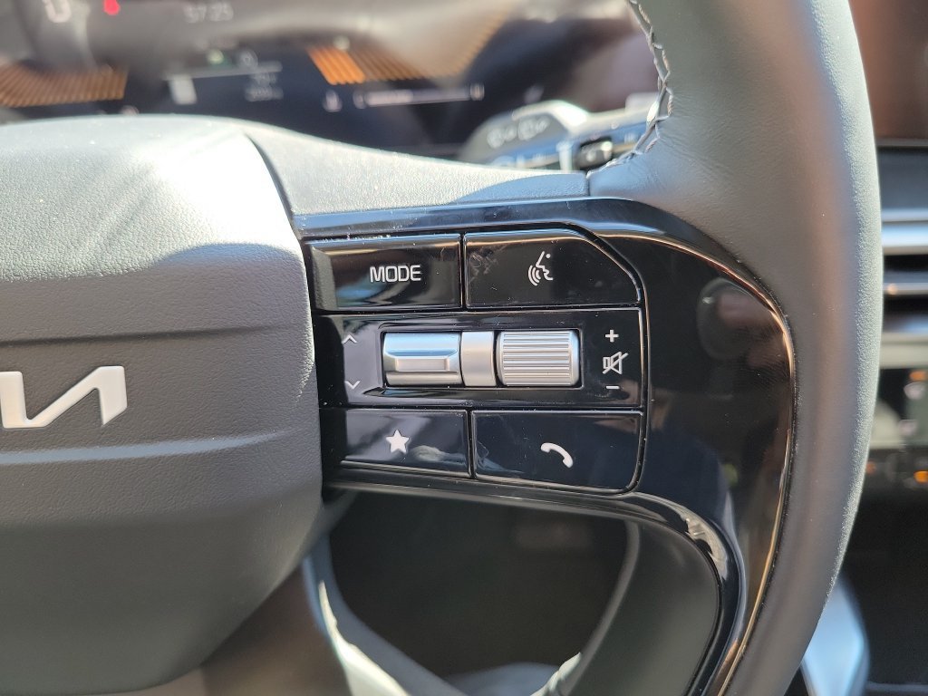 New 2026 Kia Sorento LX FWD image 24