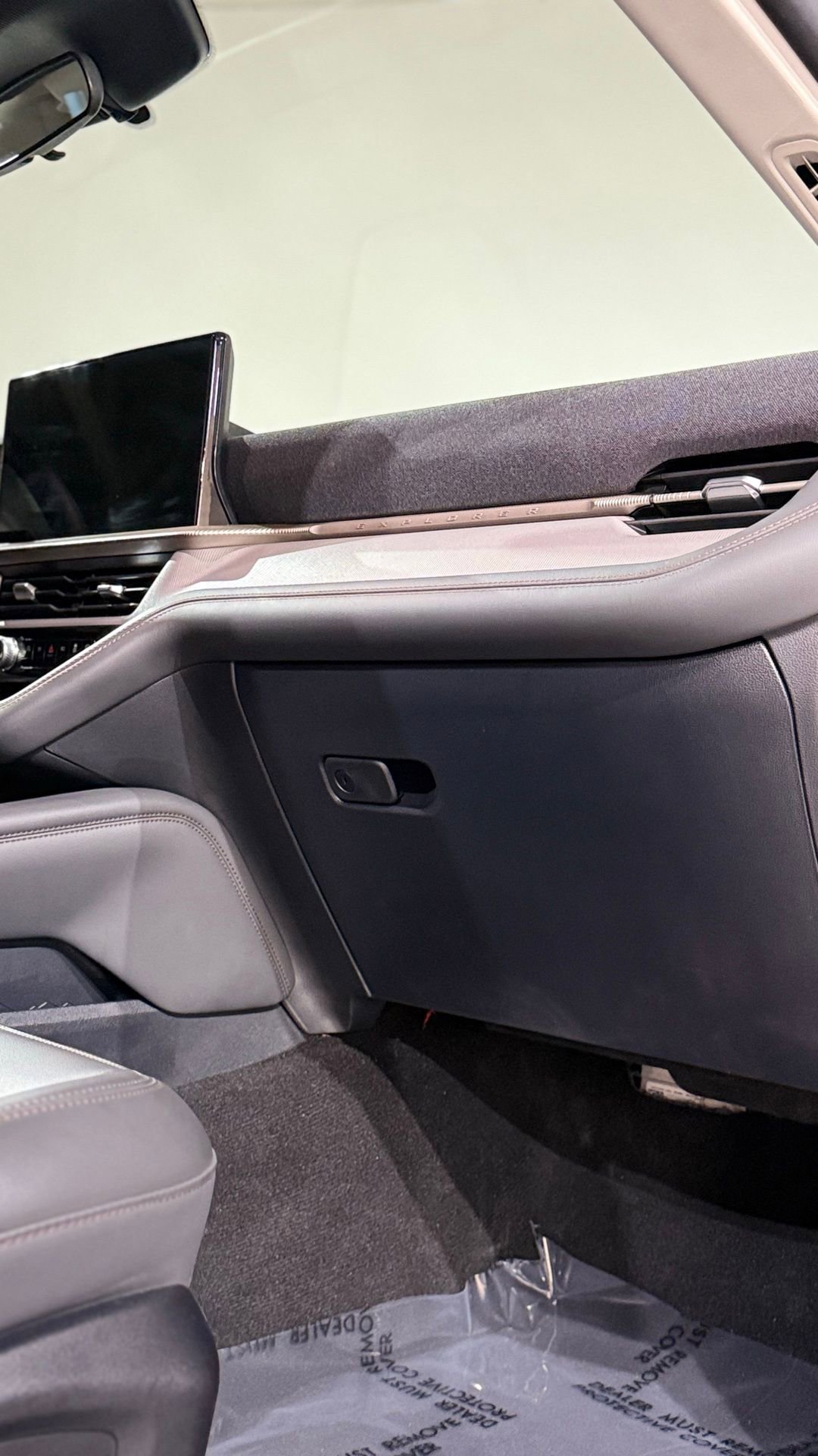 Used 2025 Ford Explorer Active w/ Active Comfort Package image 61