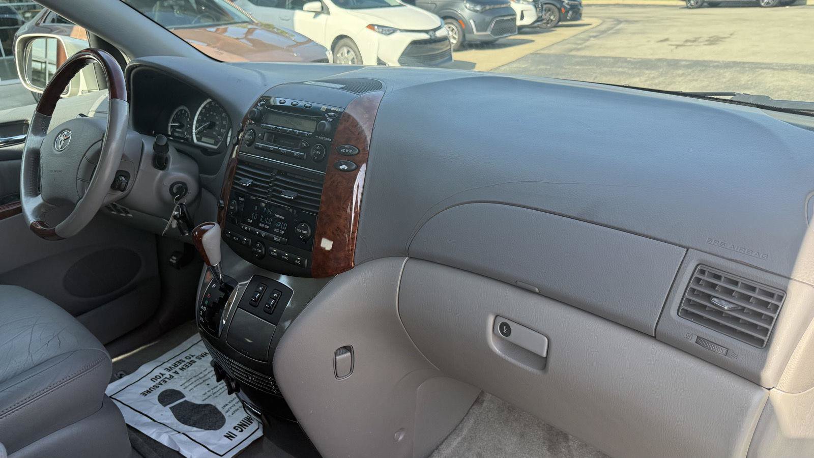 Used 2004 Toyota Sienna XLE Limited FWD image 13