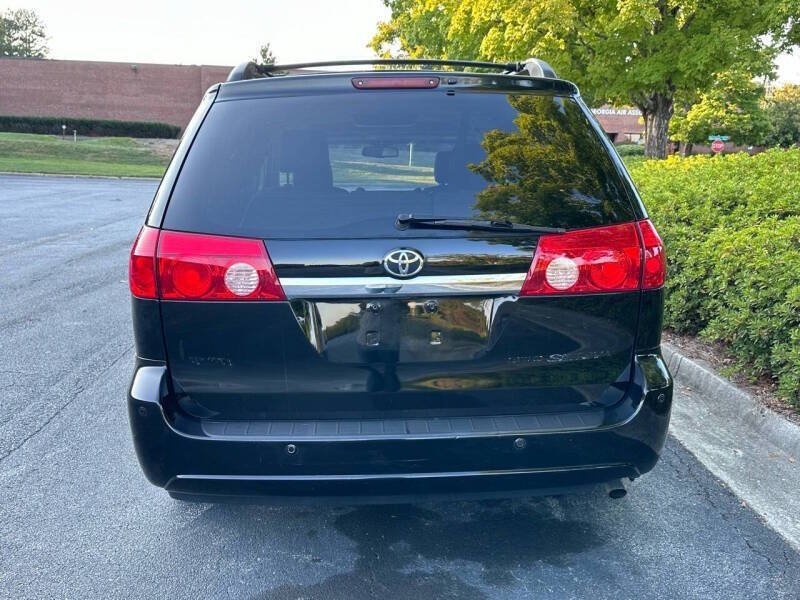 Used 2008 Toyota Sienna XLE Limited FWD image 5