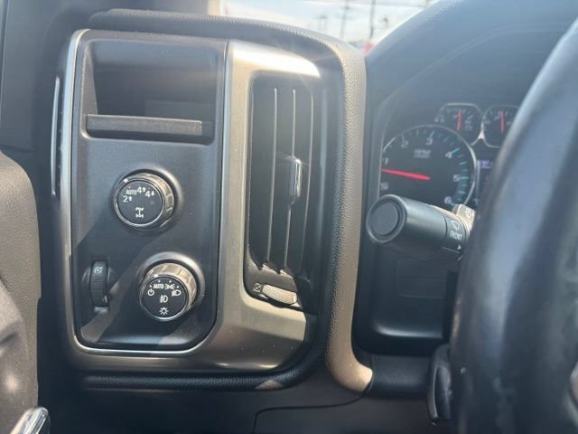 Used 2018 Chevrolet Silverado 1500 LT w/ LT Eassist Package AWD/4WD image 25