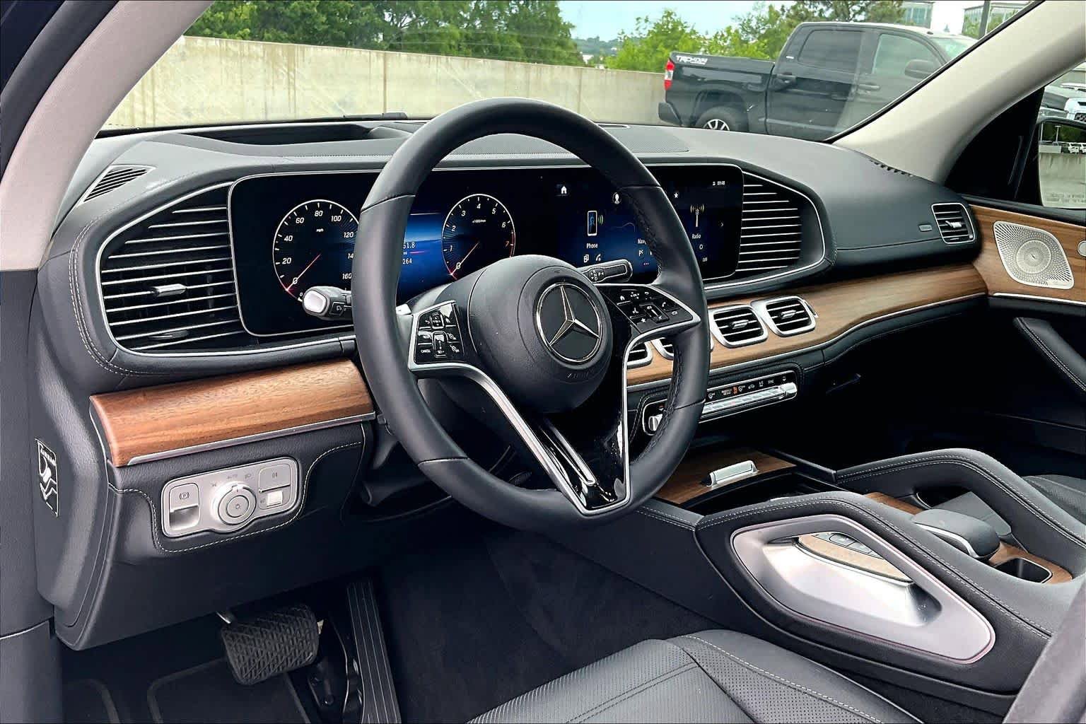 Used 2025 Mercedes-Benz GLE 350 4MATIC image 17