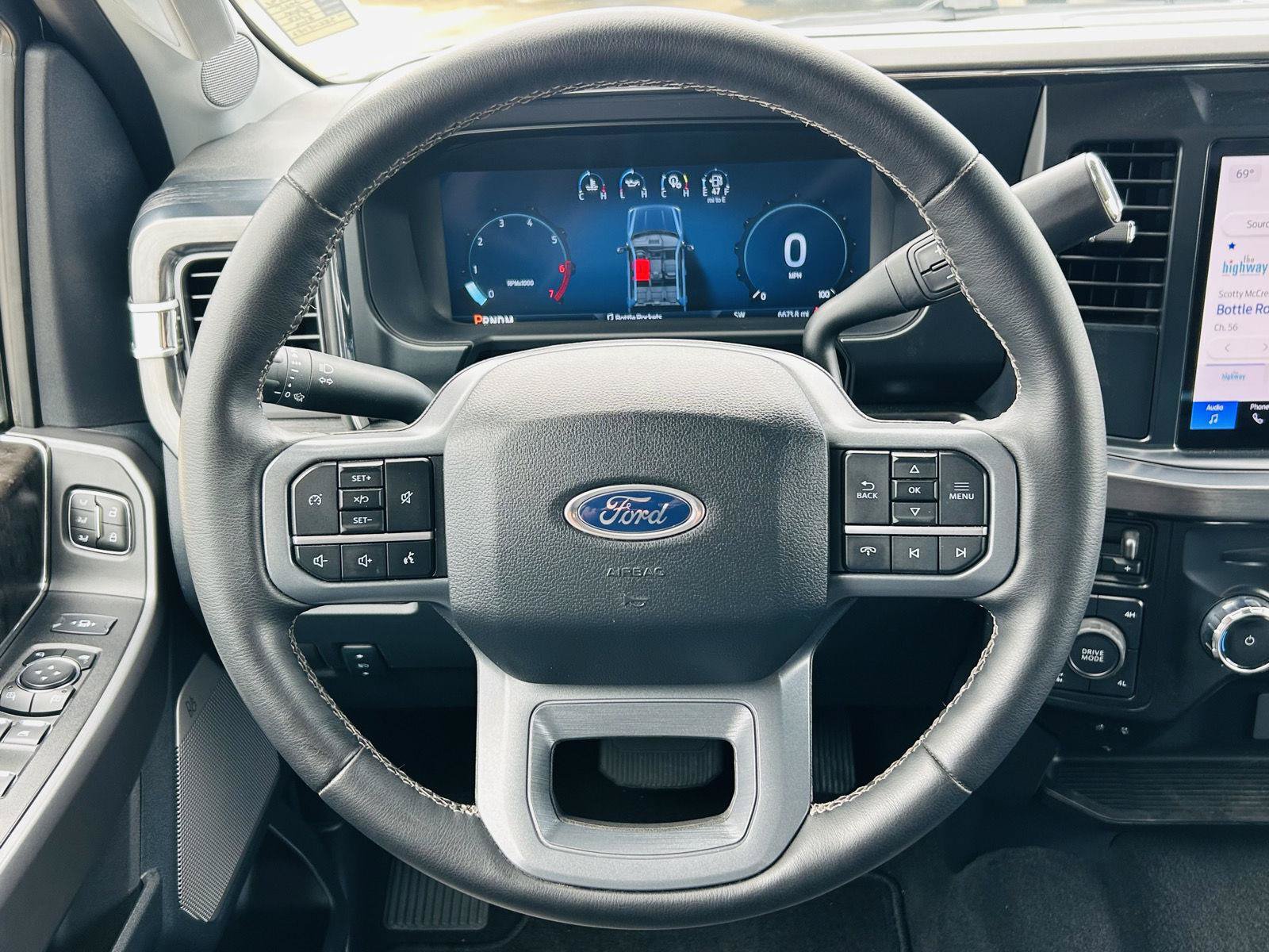 Used 2025 Ford F350 Lariat AWD/4WD image 20