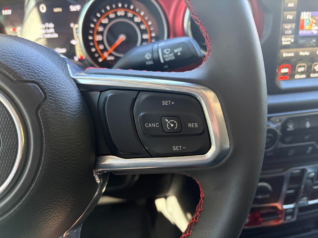 Used 2023 Jeep Gladiator Rubicon w/ LED Lighting Group AWD/4WD image 17