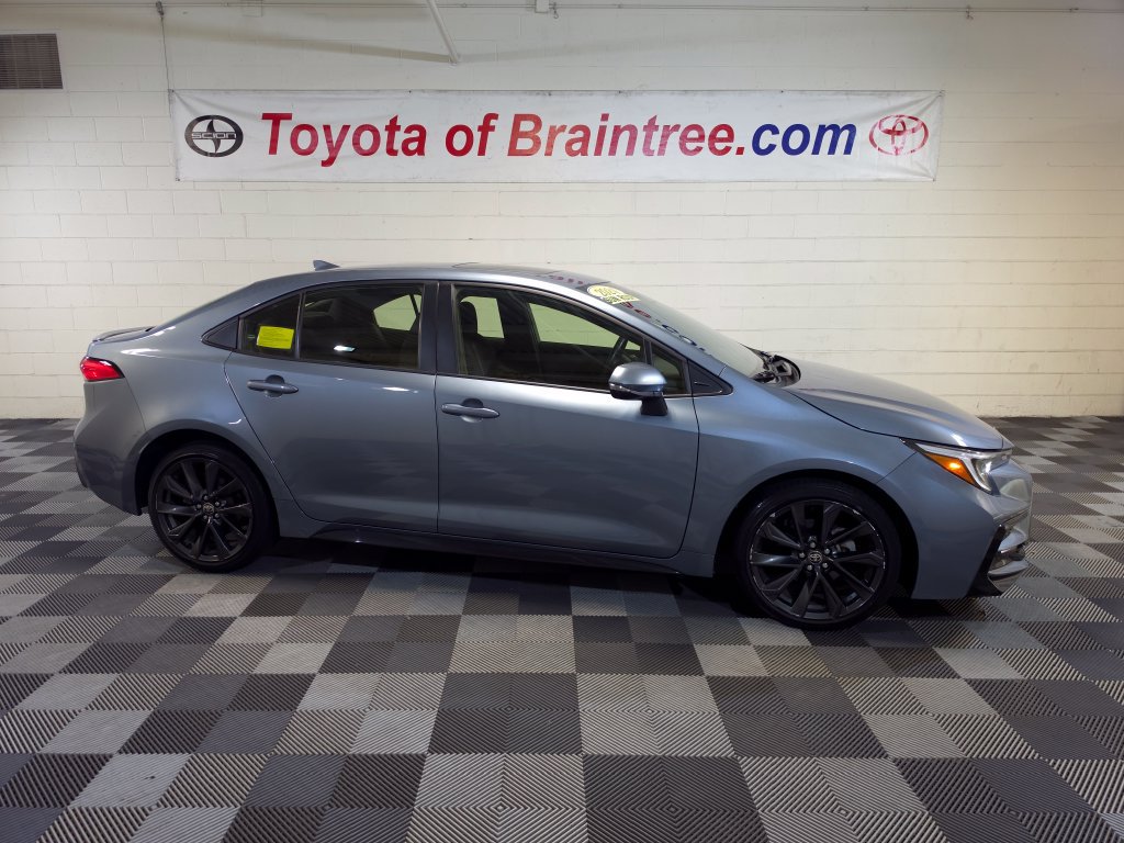 Certified 2024 Toyota Corolla SE w/ SE Premium Package FWD image 1