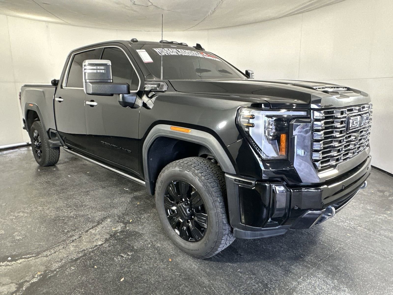 Used 2024 GMC Sierra 2500 Denali Ultimate image 3