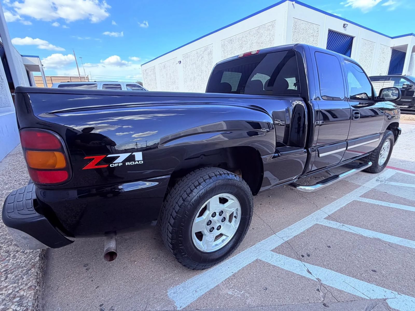 Used 2004 Chevrolet Silverado 1500 4x4 Extended Cab w/ Z71 Convenience Package 1 image 5