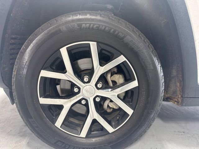 Used 2024 Jeep Grand Cherokee Limited image 11